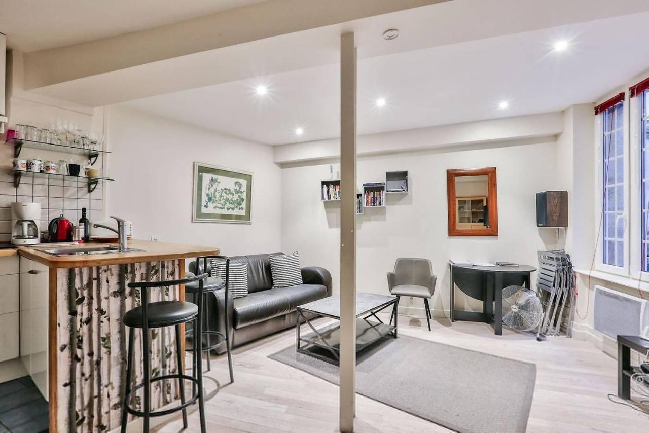 Charming 2 Bedroom In The Heart Of * Parigi